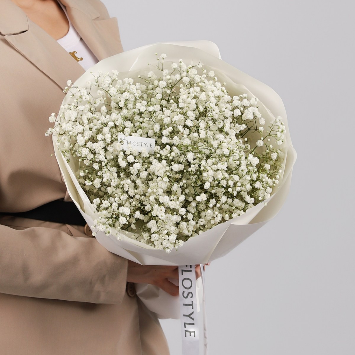 belaya gipsofila buket  4